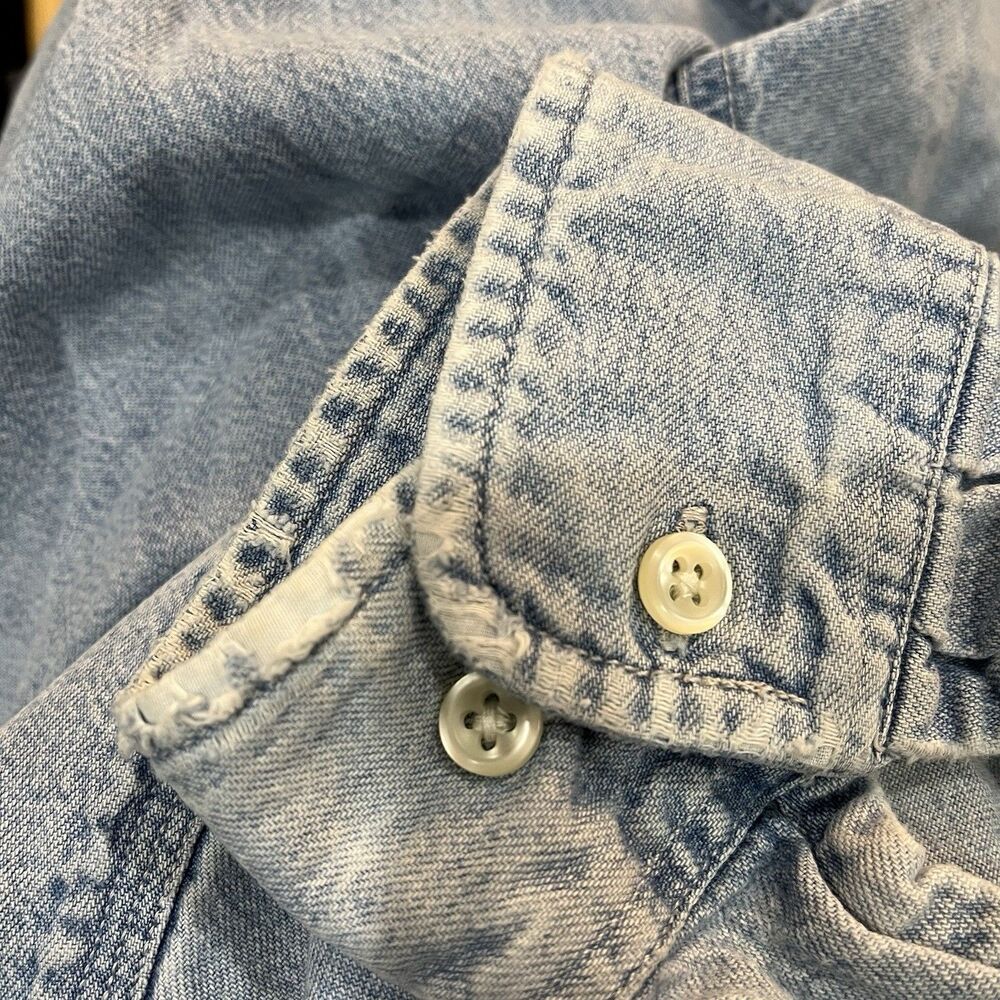 Vintage GAP Blue Jeans Light Wash Denim Button Down Shirt Size Large Cotton - Picture 7 of 9